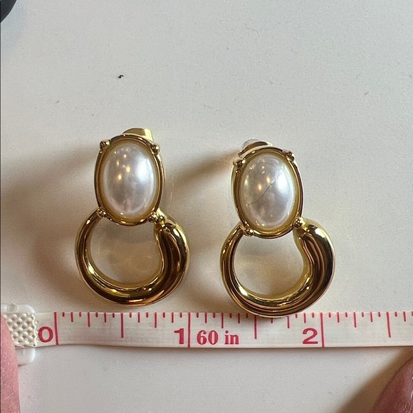 Elegant Gold and Pearl Earrings Chunky Jewelry - Picture 9 of 11